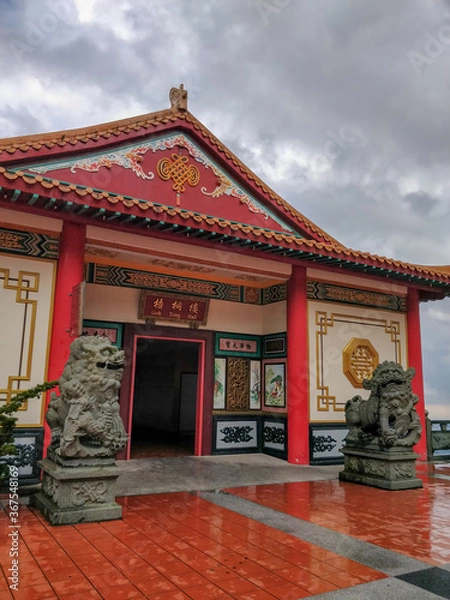 Fototapeta Genting Highlands, Malaysia - January 1st 2019: Chinese Chin Swee Caves Temple entrance.