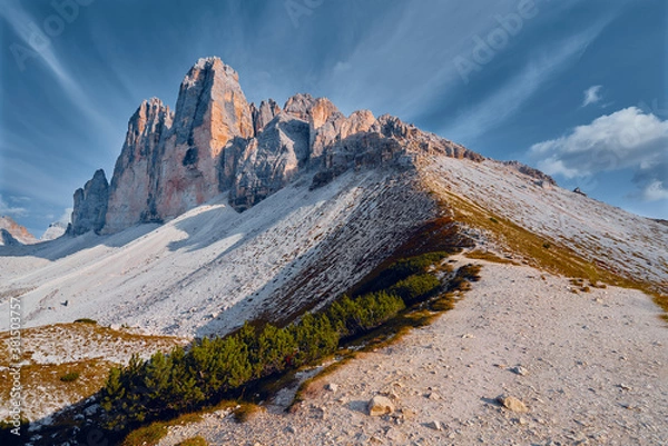 Fototapeta Landscape at The Three Peaks Of Lavaredo in Italy