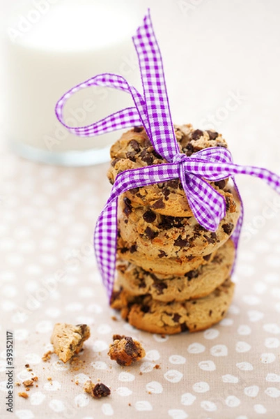 Fototapeta chocolate chip cookies with a ribbon