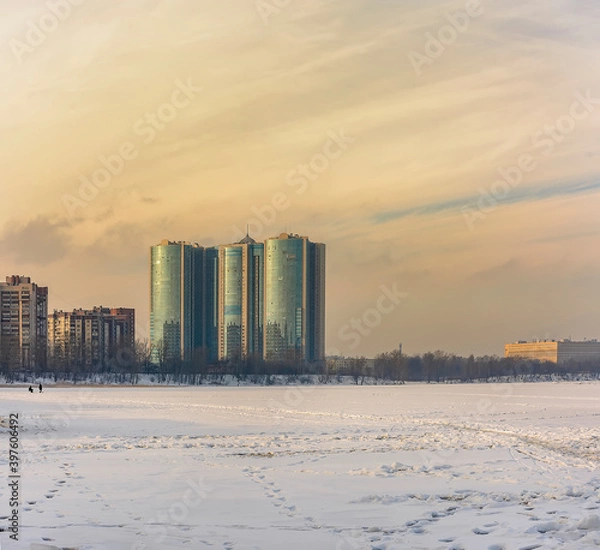 Obraz Frosty day on the banks of the Neva with a beautiful.