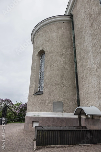 Fototapeta Suomenlinna church (1854) serves as lighthouse. Suomenlinna (Sveaborg) - sea fortress, which built gradually from 1748 onwards on a group of islands belonging to Helsinki district. Helsinki, Finland.