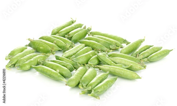 Fototapeta Green peas isolated on white