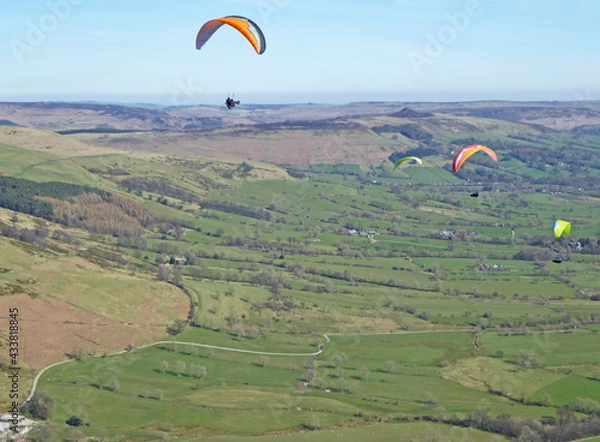 Fototapeta Paragliders in the Peak District Derbyshire from Mam Tor