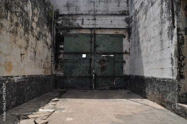 Obraz Gate of an abandoned prison in the former Ussher Fort in Accra, Ghana.