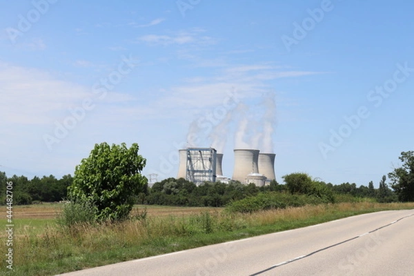 Fototapeta La centrale nucleaire du Bugey, ville de Saint Vulbas, departement de l'Ain, France