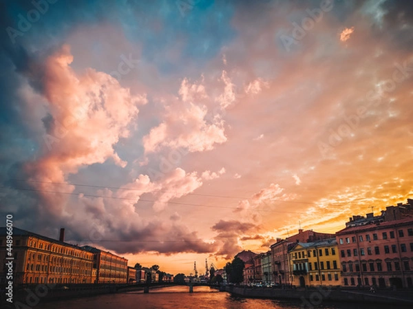 Fototapeta sunset over the city