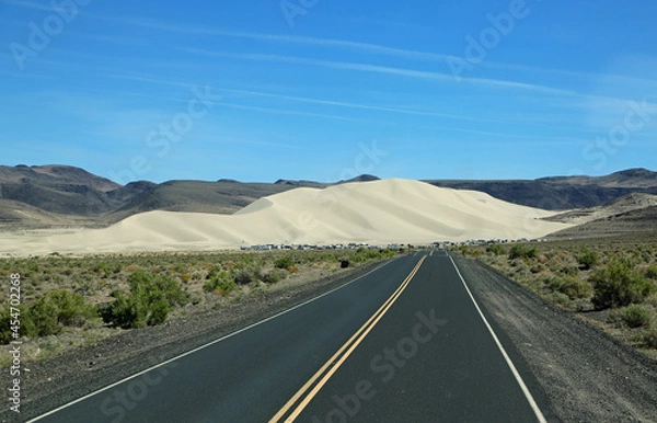 Fototapeta The road to Sand Mountain -  Recreation Area, Nevada