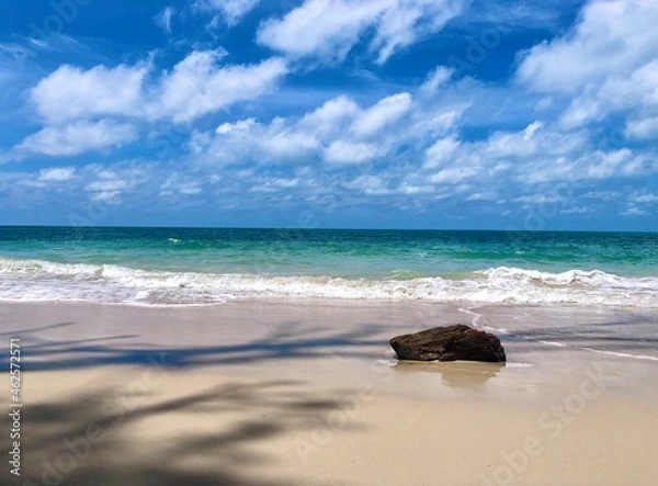 Fototapeta Sunny day at Nai Yang beach in Phuket islands, Thailand.