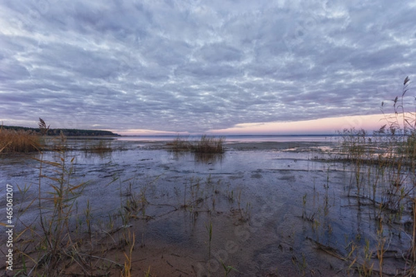 Fototapeta View of the Volga-Baltic reservoir. A wide beautiful river at sunset in the fall.