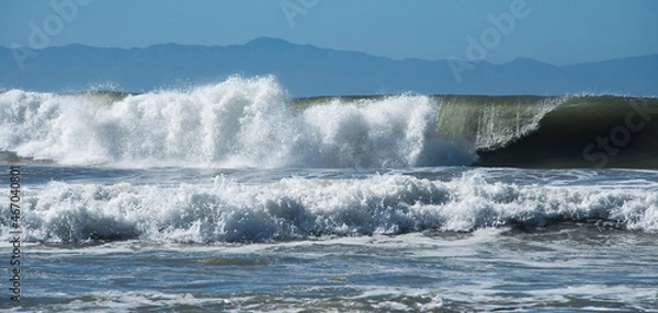 Fototapeta Breaking Waves at Rincon Beach, California