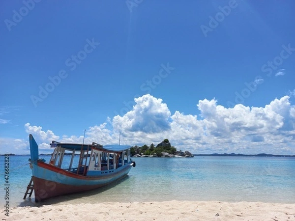 Fototapeta boat on the beach