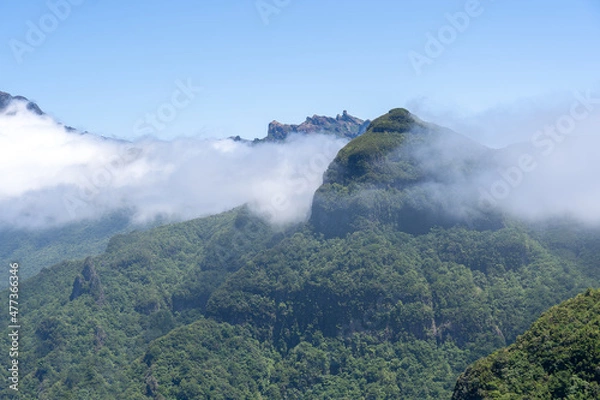 Fototapeta View to Pico Arieiro mountain