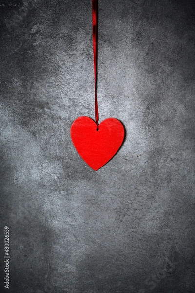 Fototapeta Minimalistic decoration, red heart over textured grey background