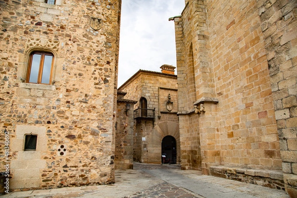 Fototapeta Edificios emblemáticos, callejuelas y rincones de la ciudad de Cáceres