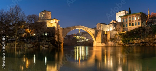 Fototapeta view of the medieval ottoman bridge of Mostar in Bosnia and Herzegovina.