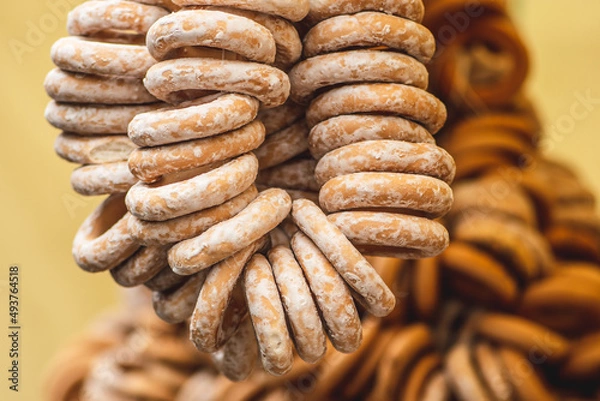 Obraz Sushki, traditional Russian, also Ukrainian and Lithuanian, Eastern European small, crunchy, mildly sweet bread rings eaten for dessert, usually with tea or coffee in a street food regional market