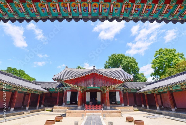 Fototapeta Korean treasure No.1578, Main Hall of Gyeonggijeon Shrine in Jeonj-si, Jeollabuk-do, South Korea.