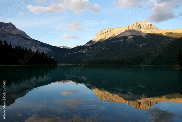 Fototapeta Lake reflection in the evening at Emerald Lake