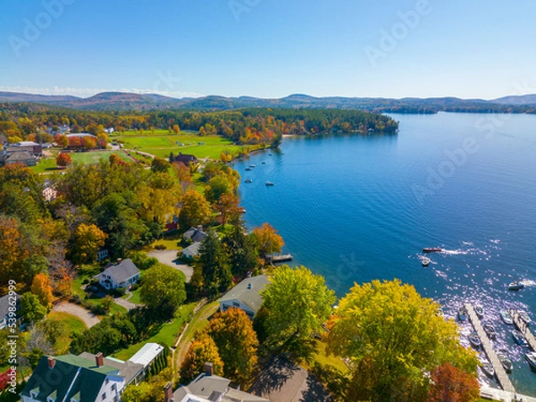 Fototapeta Wolfeboro historic town center at Lake Winnipesaukee aerial view in fall on Main Street, town of Wolfeboro, New Hampshire NH, USA. 