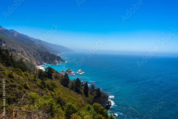 Fototapeta Big Sur along the coast of California on a scenic drive 