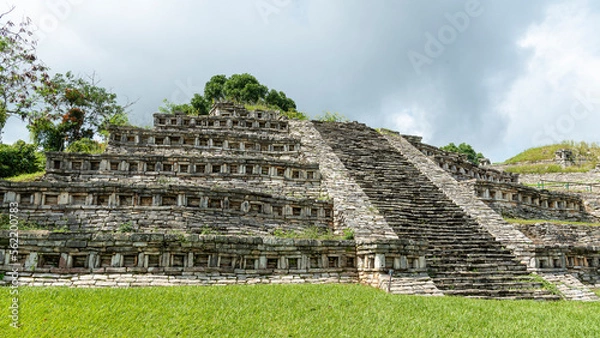 Fototapeta Antiguas ruinas totonacas de Yohualichán en México