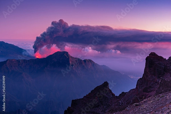 Fototapeta eruption of the volcano on the island of La Palma