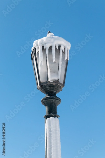 Fototapeta frozen street lamp post