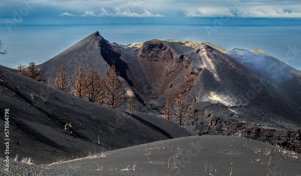 Fototapeta Volcan de la isla de La Palma. Volcan Tajogaite o llamado tambien erroneamente Cumbre Vieja.