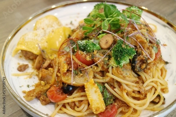 Fototapeta Spaghetti bolognese with lots of vegetables