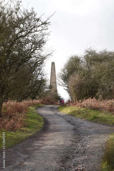 Fototapeta a path that leads you through Castlemorton common and up the Malvern hills