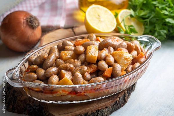 Fototapeta Cranberry Bean Stew Turkish Barbunya Pilaki, Potato and carrot pinto beans (Turkish name; patatesli ve havuclu barbunya)