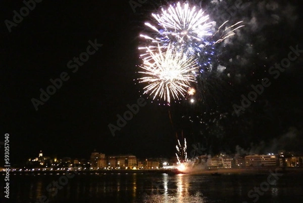 Fototapeta fireworks on the river