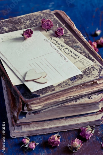 Fototapeta Dry roses in wooden bowl