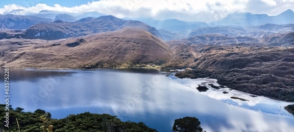 Fototapeta Lake Otun a small lake in the Nevados National Park, of Colombia.