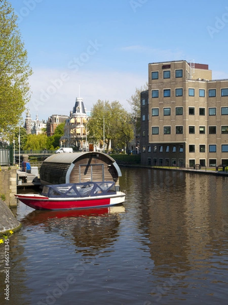 Fototapeta Smmal Jetty in Amsterdam Canal