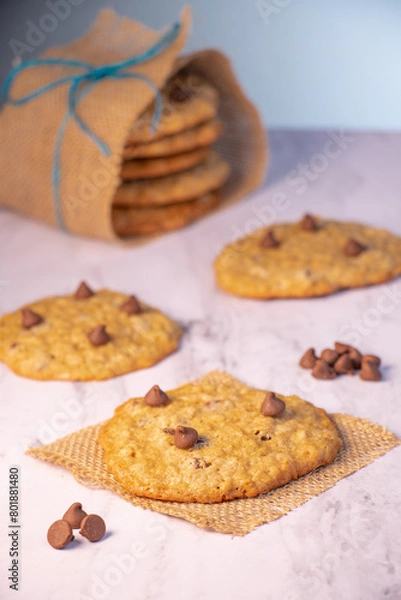 Fototapeta galletas con chispas de chocolate hechas a mano