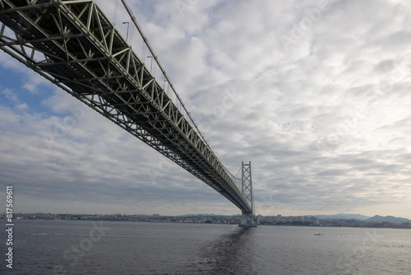 Fototapeta 明石海峡大橋・神戸市（橋をくぐる航行中のフェリーから撮影）