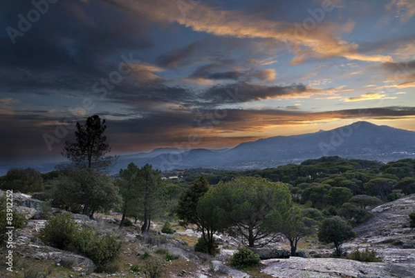 Fototapeta Puesta de sol en el cerro Lancharrasa. Cadalso de los Vidrios. 