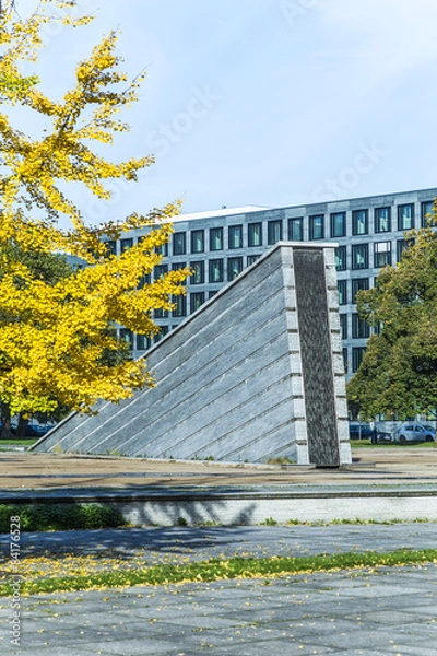 Fototapeta famous Invalidenpark with invaliden wall in Berlin