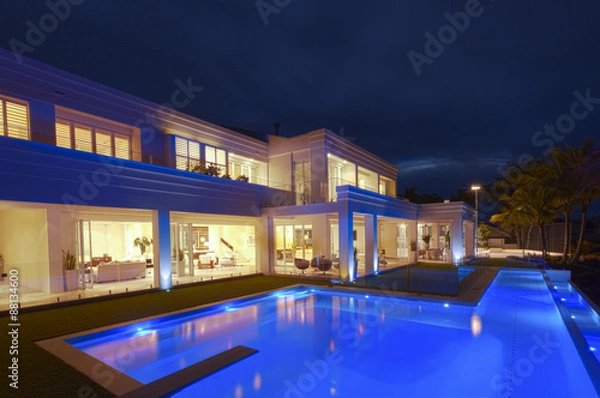 Fototapeta Luxurious villa with a big pool