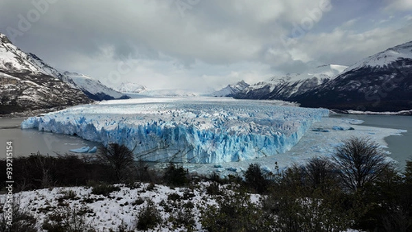 Fototapeta Time Lapse Clouds At Los Glaciares National Park In El Calafate Argentina. Stunning Glacier. Time Lapse Background. Time Lapse Clouds At Los Glaciares National Park In El Calafate Argentina.